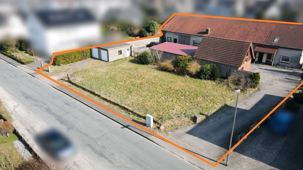 Ansicht vorderer Bereich und Zufahrt für hinterer Bereich