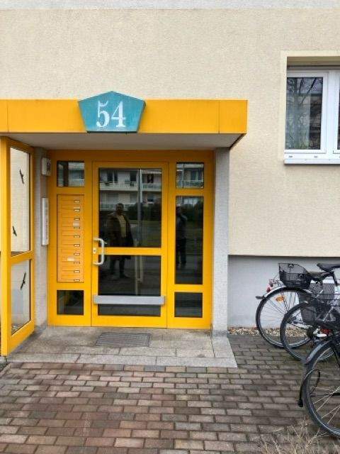 Thumbnail-Frühling im Kopf, Umzug im Karton - wir bringen frischen Wind in Ihr neues Zuhause.