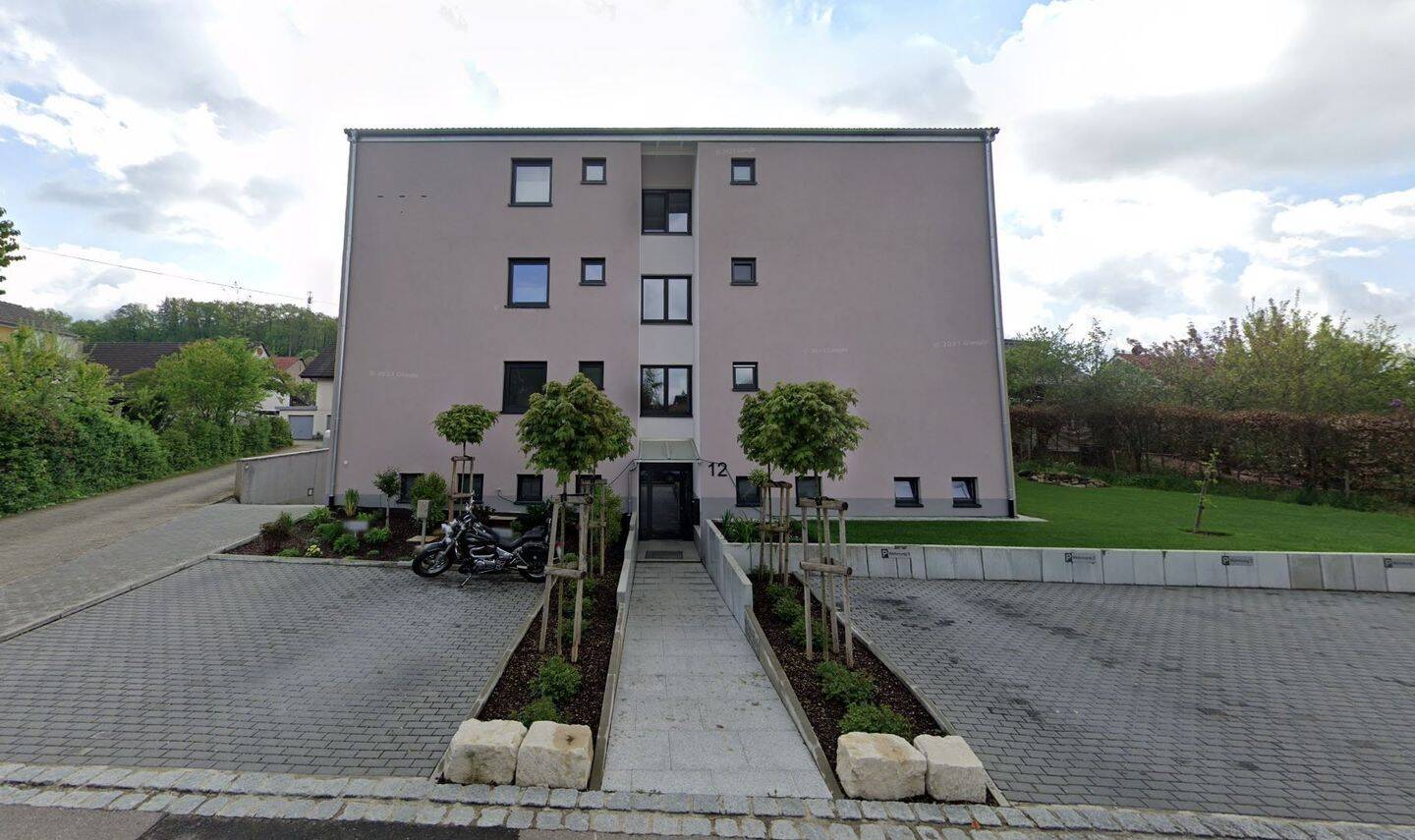 Wohngebäude Vorderansicht