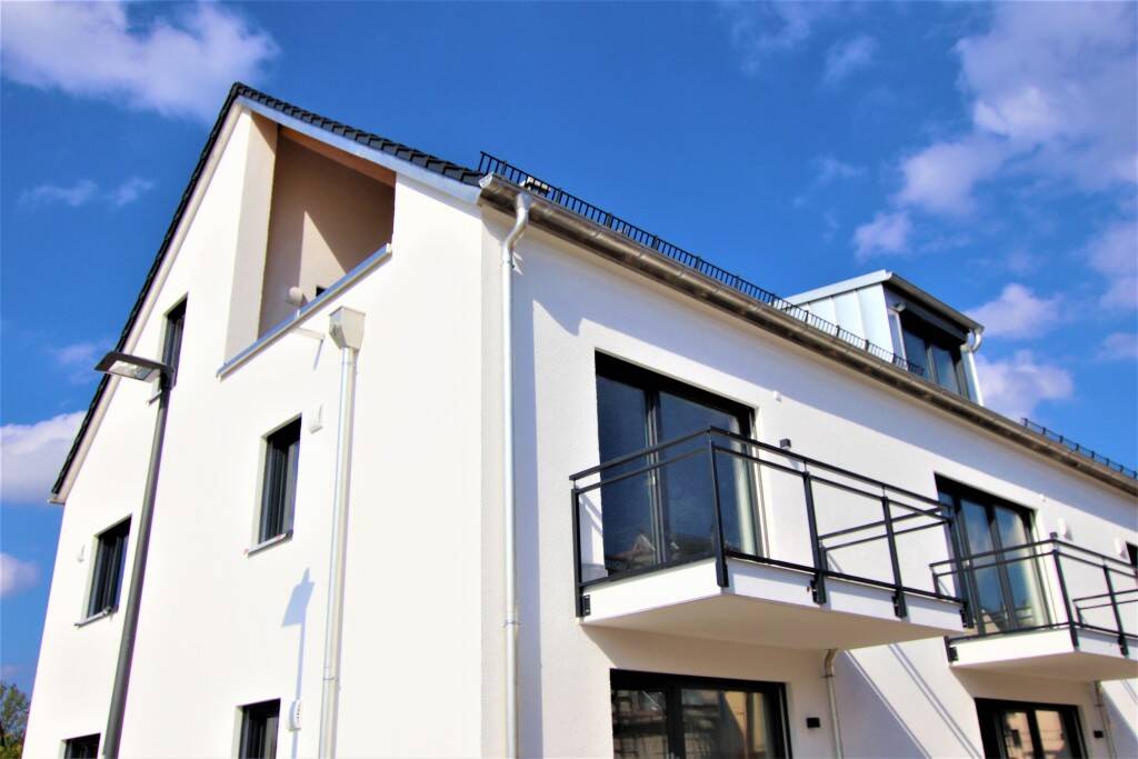 Thumbnail-**Traumhafte und exkl. 3 Zi.-EG-Whg. mit sonniger Terrasse + 2 Stpl. in Goldach (S8)**