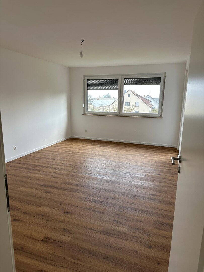 Thumbnail-Helle 3,5-Zi-Wohnung mit Balkon & Aufzug - viel Platz - sofort frei