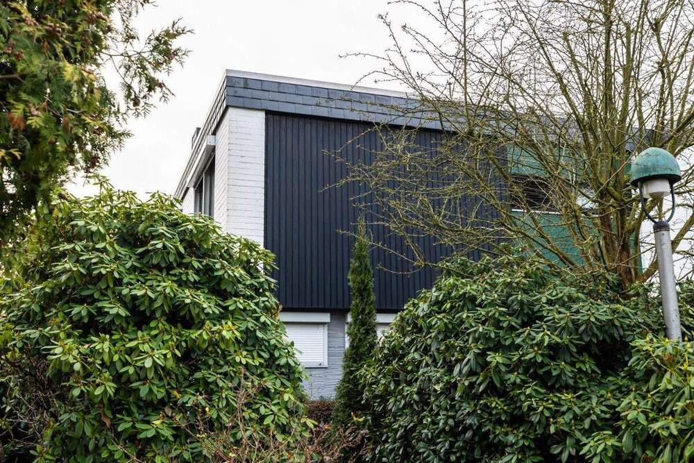 Thumbnail-*** riesige DHH in besonderer BAUWEISE auf zwei EBENEN in RUHIGER LAGE ***