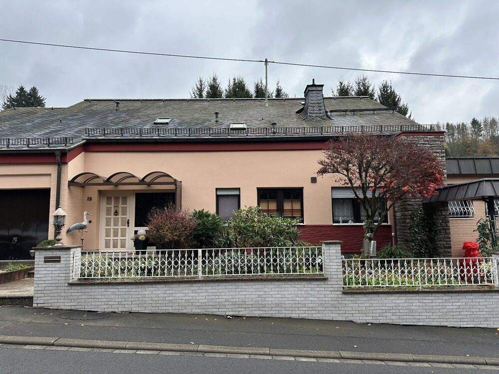 Thumbnail-Luxus trifft Funktionalität: Einfamilienhaus mit Büro in Top-Lage