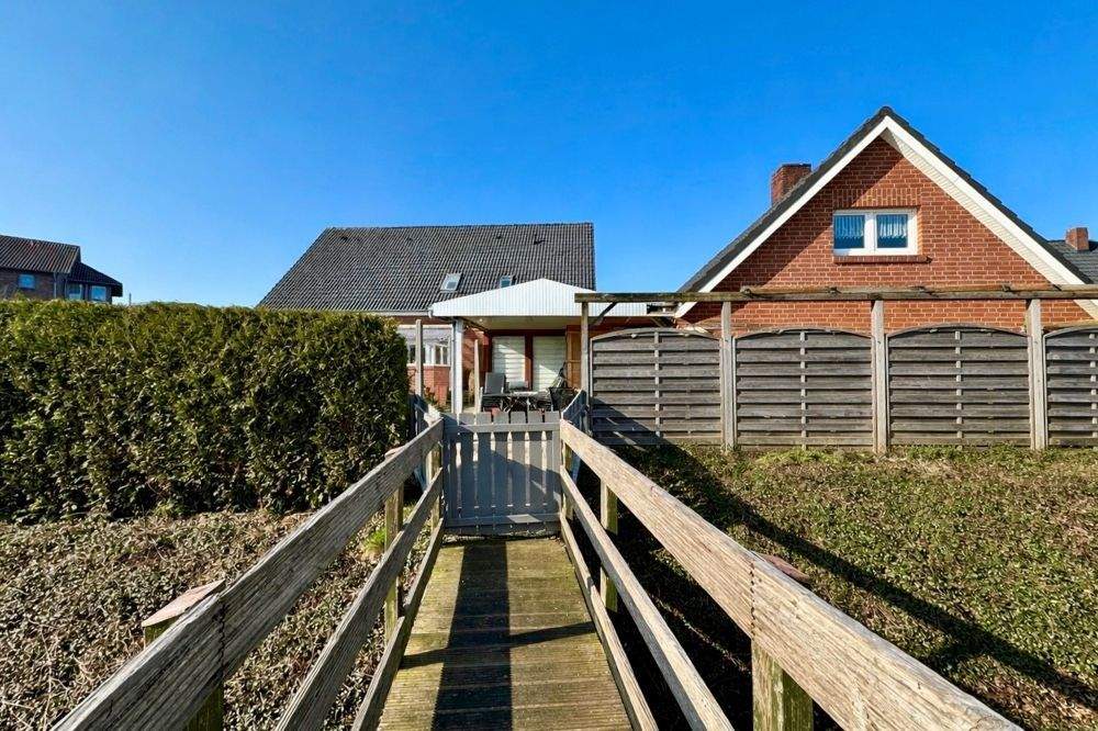 Thumbnail-Drei Familien, eine Adresse! Zentrales 3-Familienhaus in Hooksiel