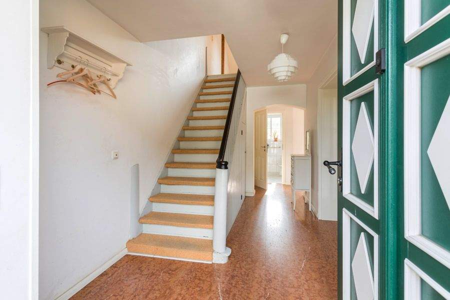 Thumbnail-Nahe der Ostsee, Wusterhusen, DHH Reetdach, Grdstk. ca. 860 m², Wfl. ca. 121 m², 4 Zimmer, Kaminofen, 2 Bäder, Carport, elektrisches Tor, großer Garte