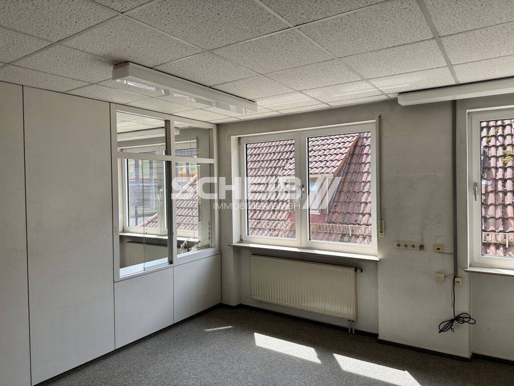 Thumbnail-Innenstadtlage: Großes Büro im 2. Obergeschoss mit Aufzug