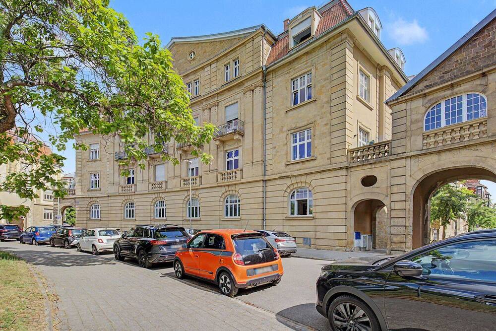 Thumbnail-Repräsentative Altbau-Etage am Haydnplatz: Großzügige Fläche mit herrschaftlichem Charme