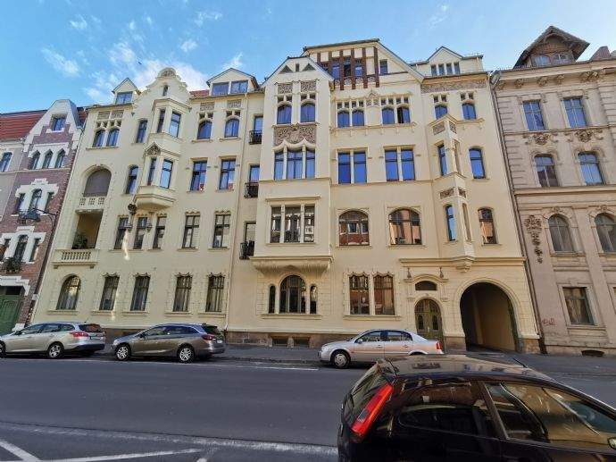 Thumbnail-renovierte 4-Raum-Wohnung mit Balkon