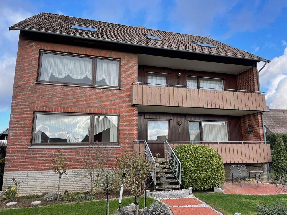 Thumbnail-Ihr neues IMMOBILIEN QUARTIER: Großzügige 4-Zi. Whg. im DG mit Garten sucht langfristgen Mieter