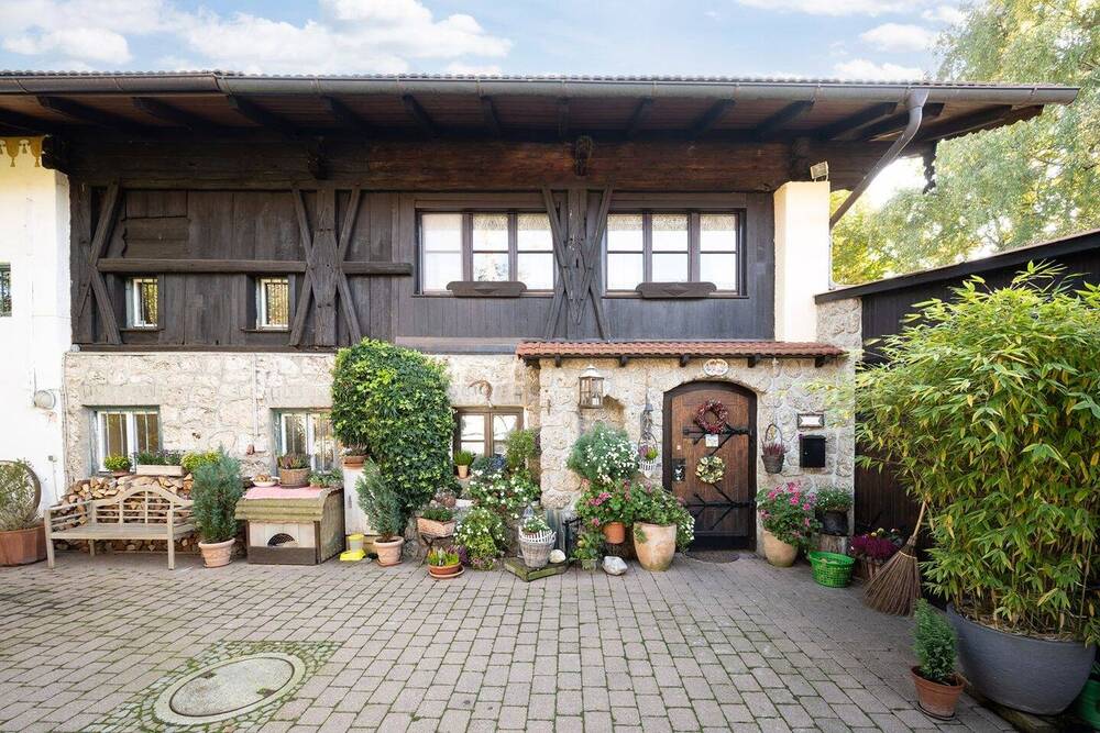 Thumbnail-H&G - Anno 1800 - Mangfall Chalet mit zauberhaftem Garten im Raum Rosenheim