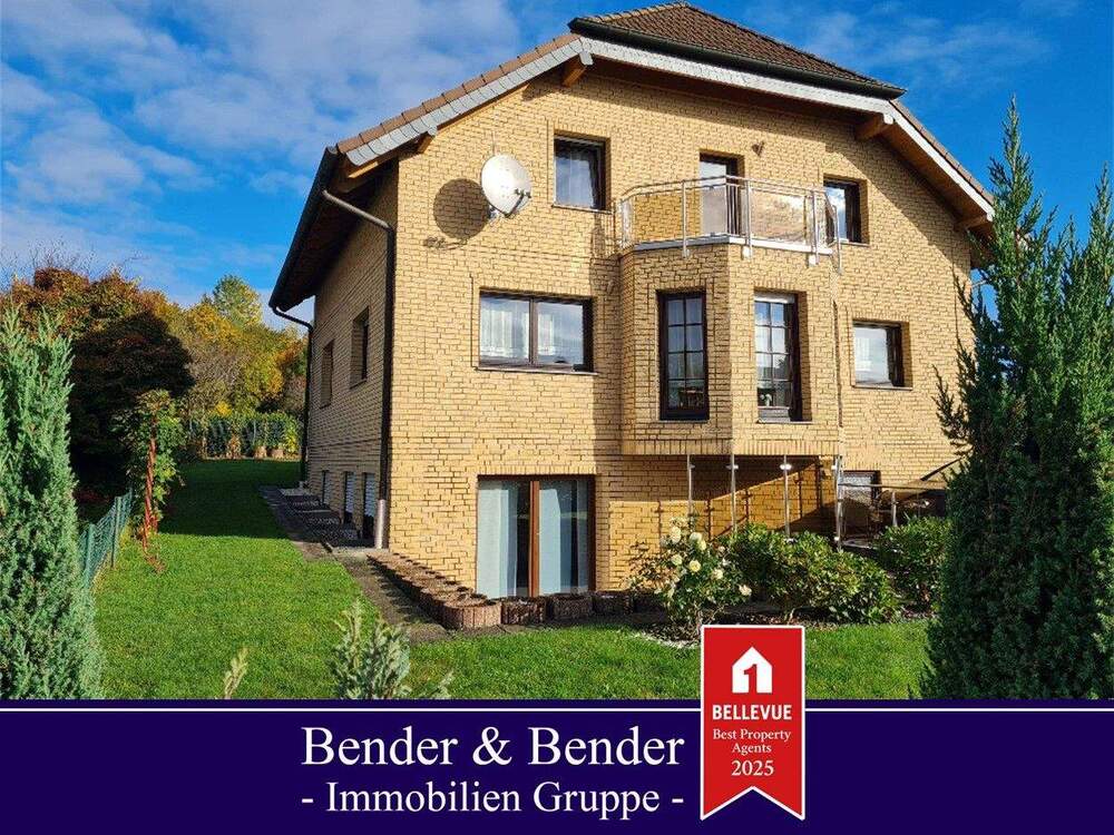 Thumbnail-Repräsentatives, verklinkertes Landhaus mit ELW in bevorzugter Wohnlage von Straßenhaus zu verkaufen!