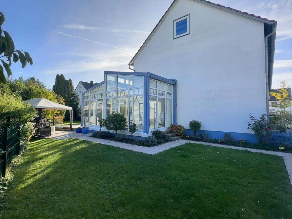 Thumbnail-Lichterfülltes Haus mit modernem Wintergarten und traumhaftem SüdOst-Garten mit großer Terrasse