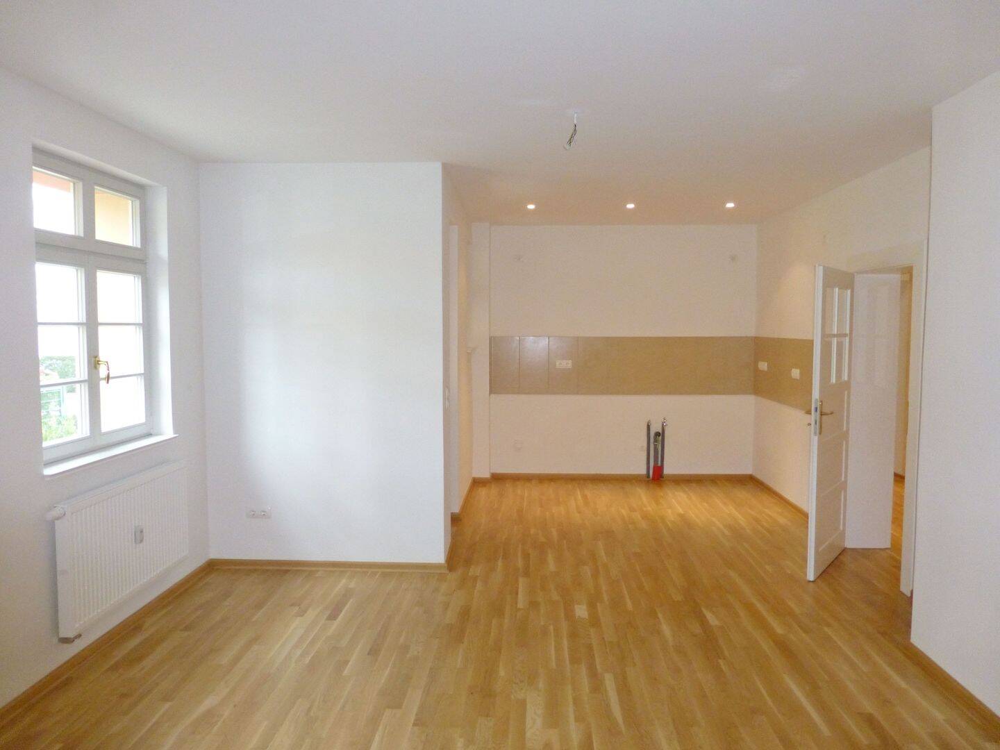 Thumbnail-Stilvoll sanierte 3-Raum-Wohnung mit Balkon und Tiefgaragenstellplatz in der Nähe des Auensees !!