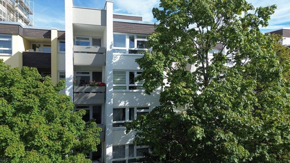 Thumbnail-Sehr gut geschnittene 3 Zimmer Wohnung mit zwei Balkonen incl. TG Stellplatz