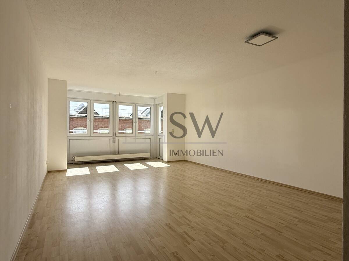 Thumbnail-Lichtdurchflutete 2-Zimmer-Wohnung mit Aufzug & Duplex-Stellplatz in Nürnberg