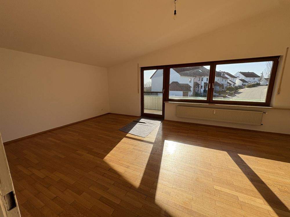 Thumbnail-Sofort beziehbare Obergeschosswohnung mit großem Balkon und Garage