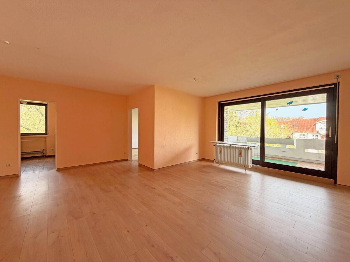 Thumbnail-2-ZKB-Wohnung, in beliebter und zentrumsnaher Lage! Hell, großer Balkon und Fahrstuhl