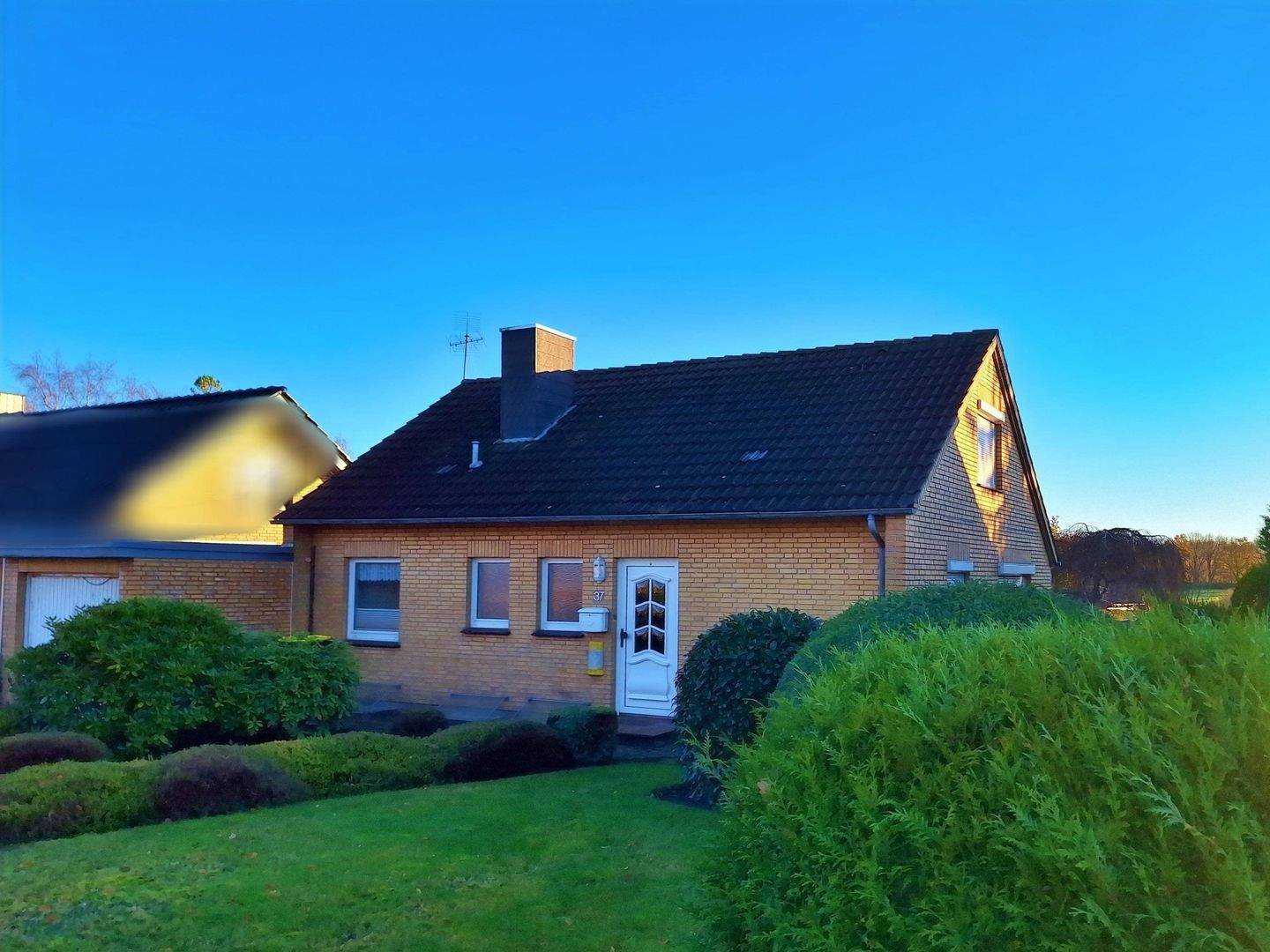 Thumbnail-Charmantes EFH in sehr guter Wohnlage mit großem Grundstück