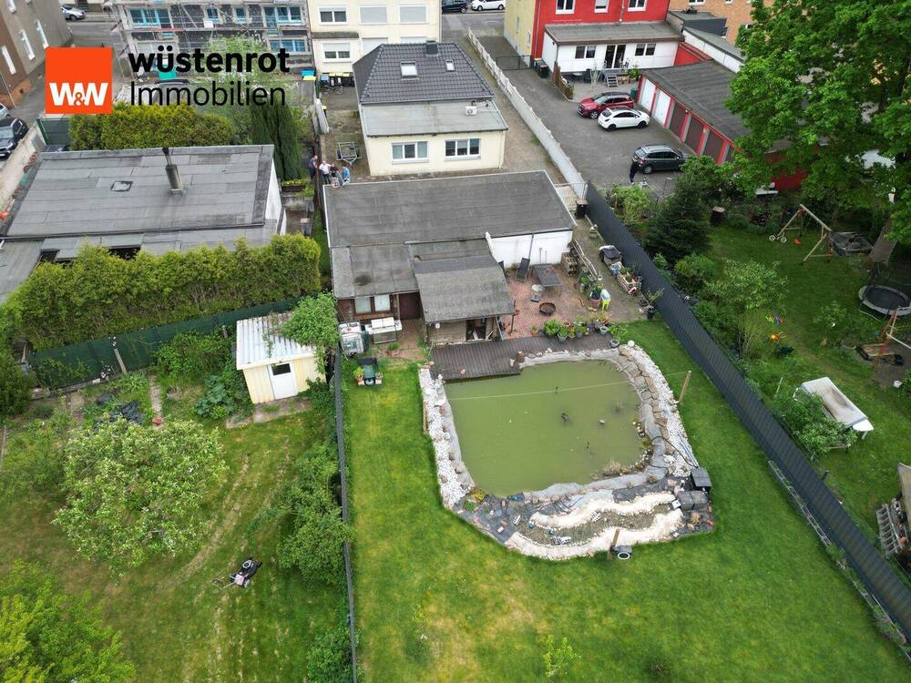 Thumbnail-Verstecktes Paradies... Dieses Haus tanzt aus der Reihe!