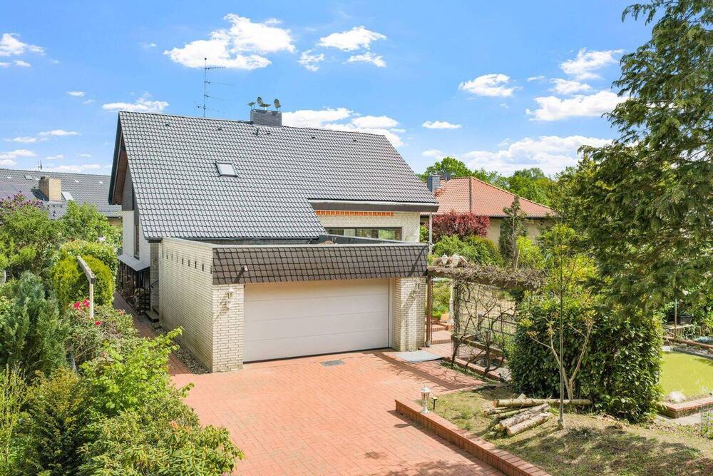 Thumbnail-Provisionsfrei: Freistehendes EFH mit Garage & großem Garten