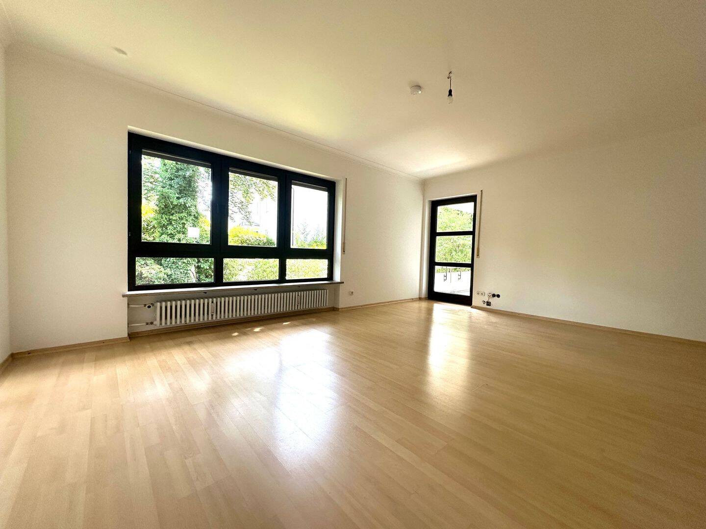 Thumbnail-Den eigenen Geschmack verwirklichen! 4-Zimmer-Wohnung in bester Ortskernlage mit zwei Balkonen