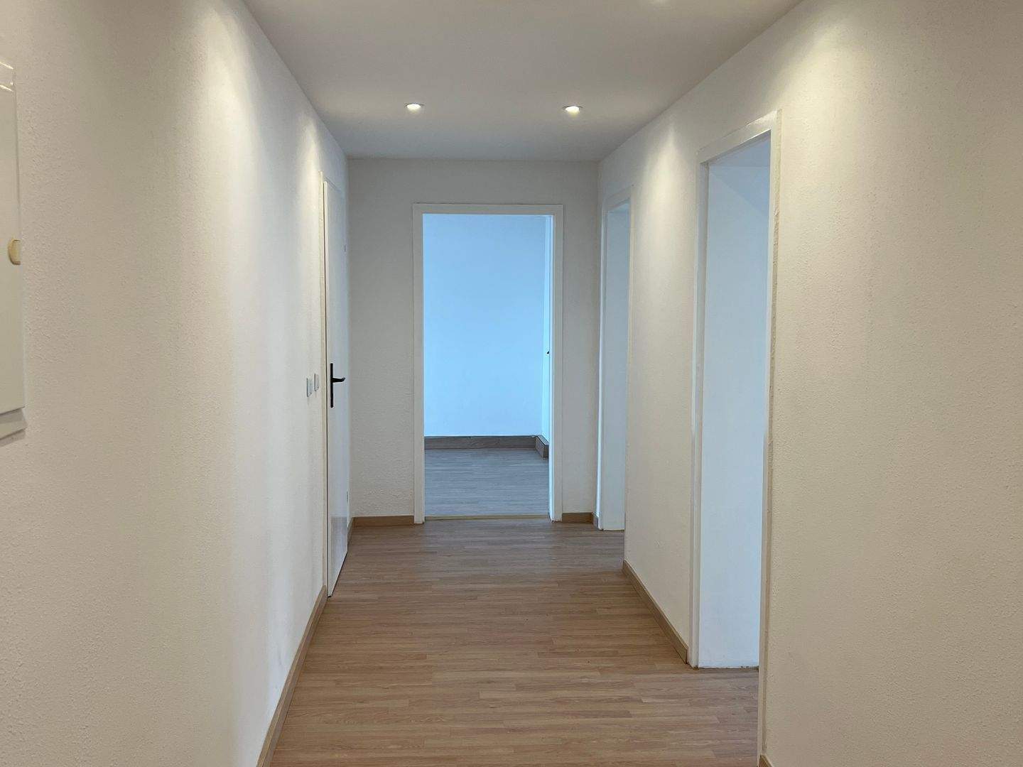 Thumbnail-Schnell sein lohnt sich: Mit Stellplatz - Kernsanierte Wohnung auf dem Zeller Berg sucht neue Familie