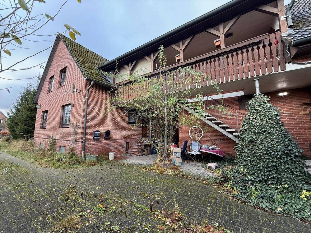 Thumbnail-*** Sanierungsbedürftiges Zweifamilienhaus in zentraler Lage von Tespe ***