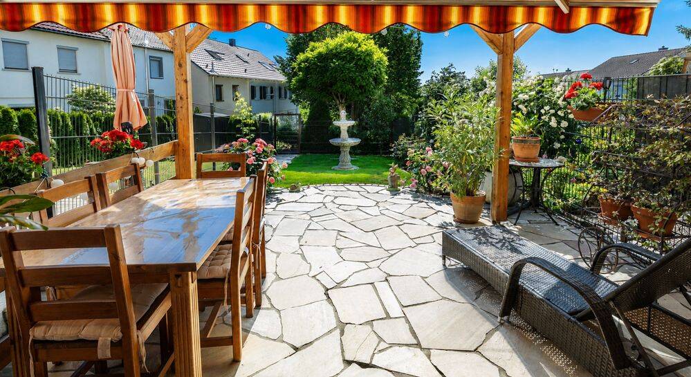 Thumbnail-Fachgerecht modernisiertes Reihenmittelhaus mit liebevoll angelegtem Garten