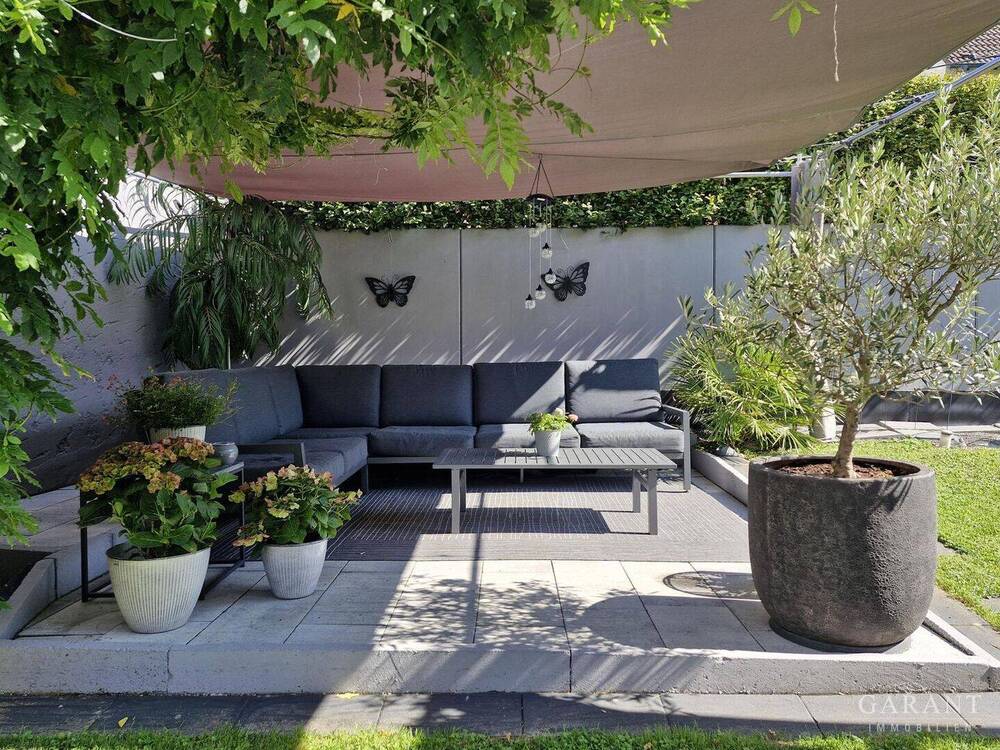 Thumbnail-Wohnen auf ca. 233 qm in Bestlage - saniertes Zweifamilienhaus!