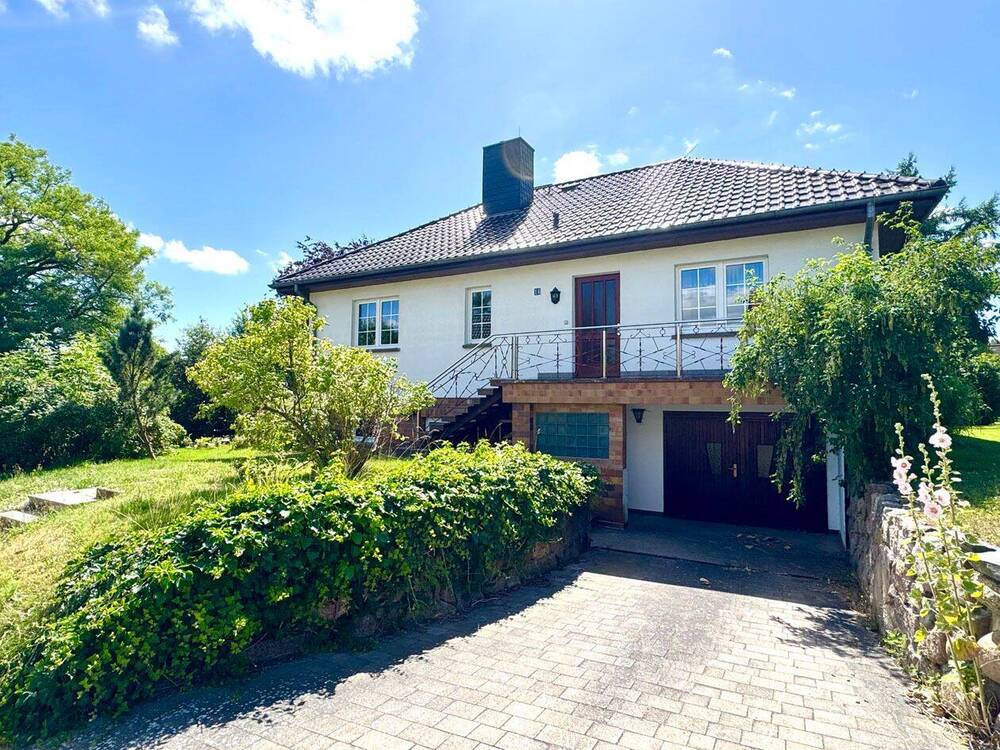 Thumbnail-Einfamilienhaus im Bungalowstil mit repräsentativem Garten