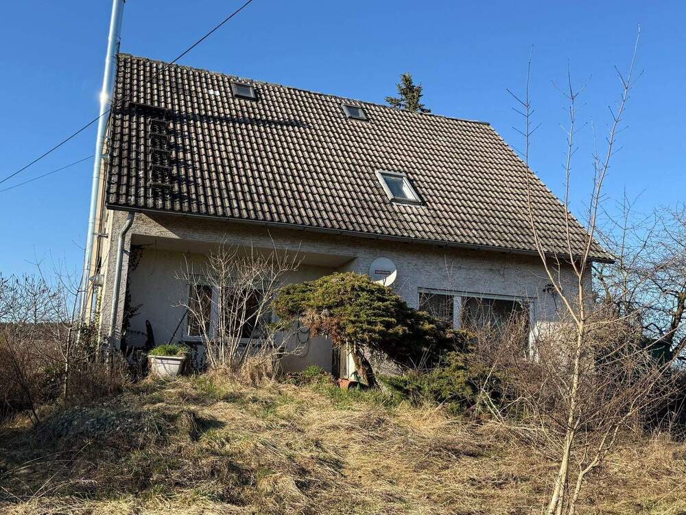 Thumbnail-+++RESERVIERT+++ Ihr Pferd dort, wo Sie wohnen ! Renovierungsbed. EFH mit 2300 m² Grund