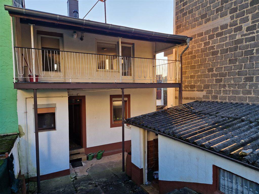 Thumbnail-Bezahlbares Wohnhaus mit Garten und Garage in 66571 Dirmingen