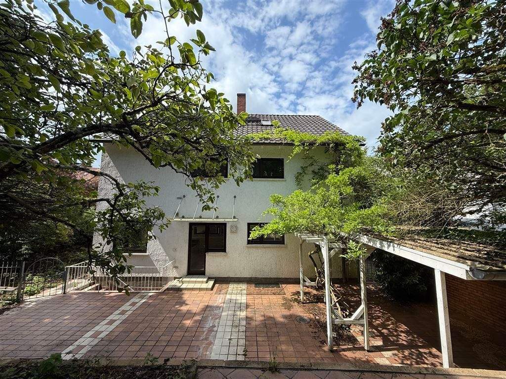 Thumbnail-Viel Platz für die Familie Familienhaus mit Garten und Garage in 66117 Saarbrücken zu verkaufen