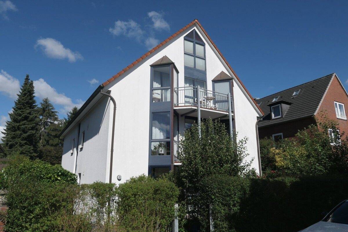 Thumbnail-Gut vermietete 2 Zimmer EG Wohnung mit Terrasse, kl. Garten und Tiefgaragenstellplatz in guter Lage