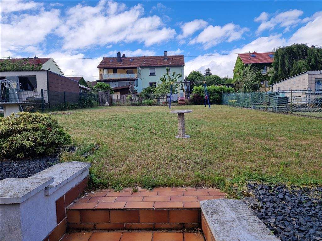 Thumbnail-Einseitig angebautes FH mit Garten und 2 Garagen in ruhiger Lage 66539 NeunkirchenFurpach