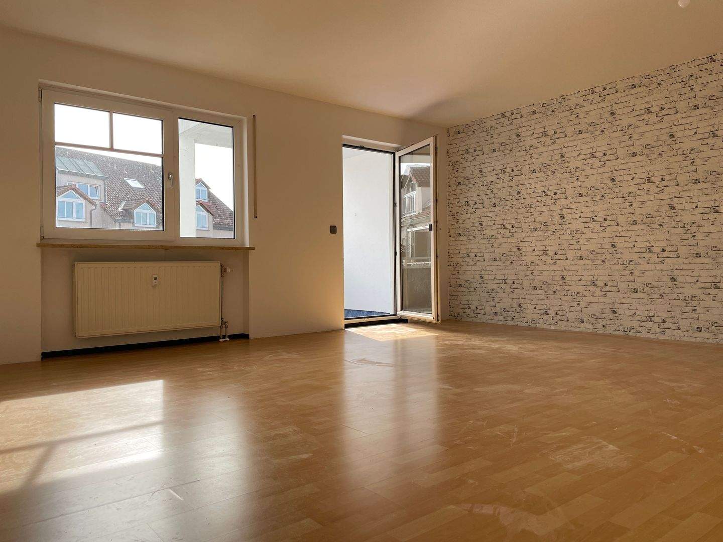 Thumbnail-3 Zimmer-ETW im Birkengraben + überdachter Balkon + Stellplatz + Kellerabteil