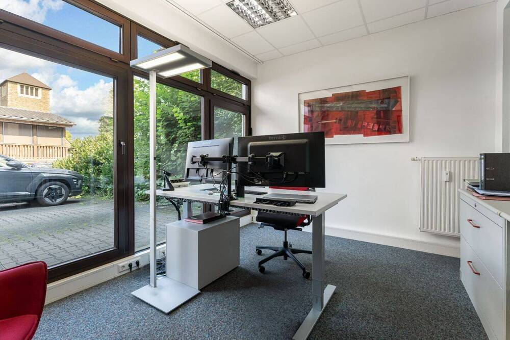 Thumbnail-Vielseitig nutzbare Gewerbefläche - linke Einheit des Ensembles in zentraler Lage von Moitzfeld