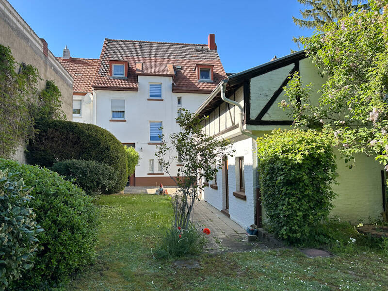 Thumbnail-Begehrte Lage in Mainz-Bretzenheim: Attraktives MFH mit 4 Einheiten, Garten und 3 KFZ-Stellplätzen