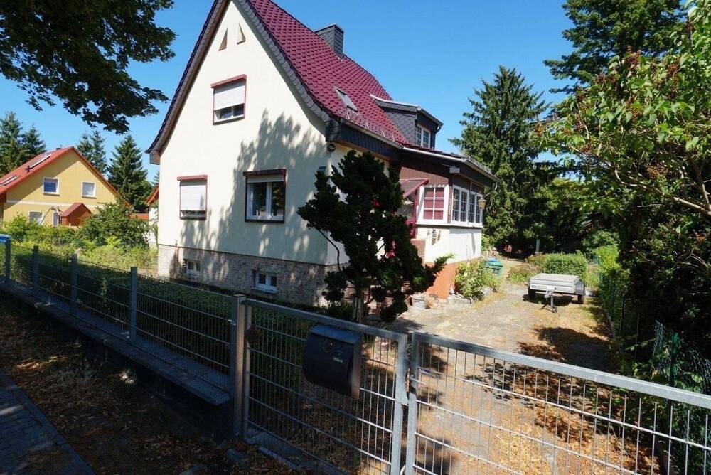 Thumbnail-Charmantes Einfamilienhaus mit Kaminofen, Holzterrasse