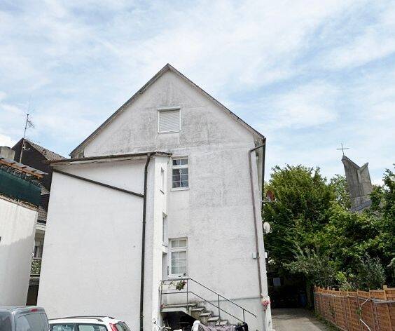 Thumbnail-Vermietetes Mehrfamilienhaus mit 4 Wohnungen. Rückbau als grosse Loftwohnungen möglich! Zentrale Lage zur Stadt.