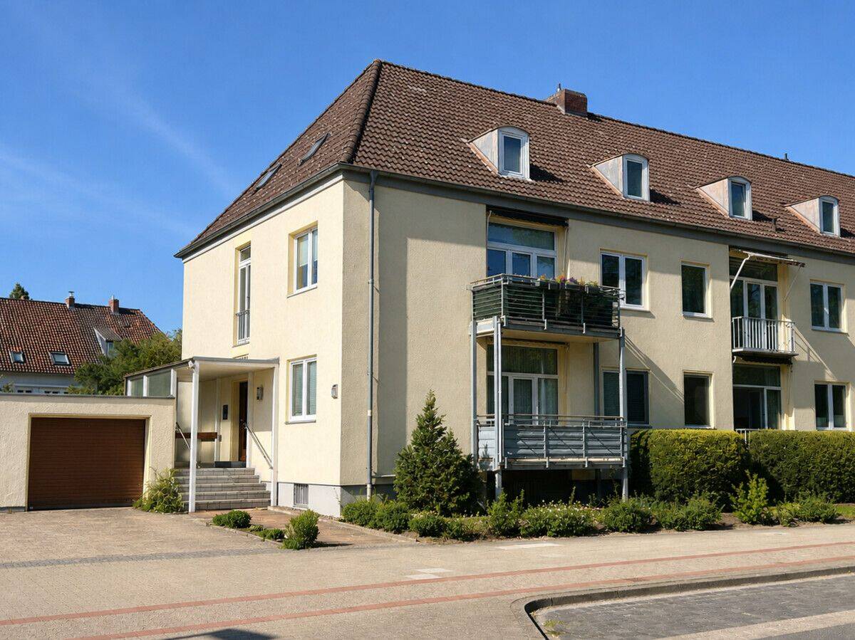 Thumbnail-ZWEIFAMILIENHAUS IN HANNOVER - WALDHAUSEN