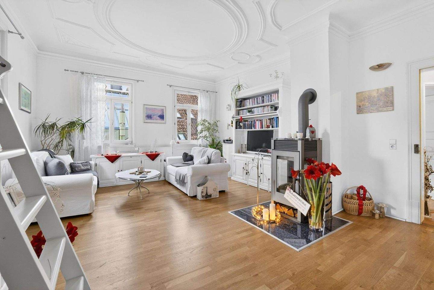 Thumbnail-Stilvoll wohnen in der Esslinger Altstadt - 4,0 Zimmer Eigentumswohnung (provisionsfrei)