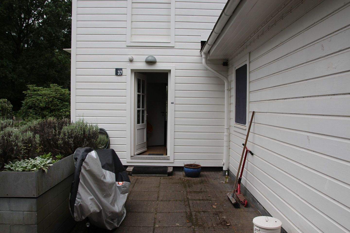 Thumbnail-LANDHAUS IN RUHIGER LAGE MIT EXKLUSIVEN BESONDERHEITEN