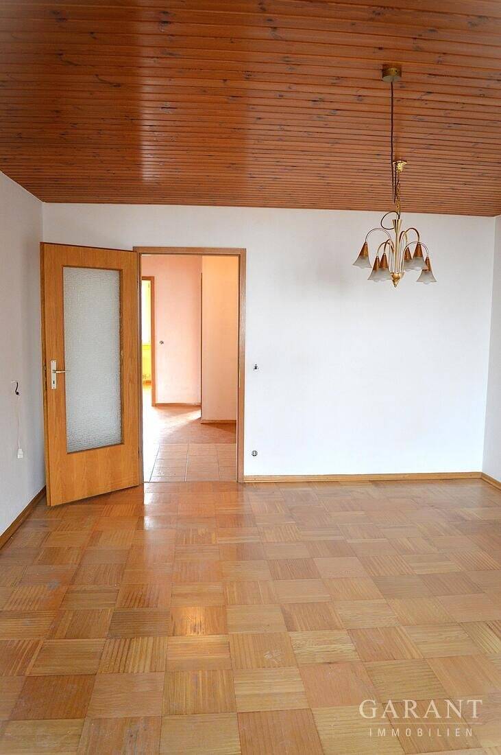 Thumbnail-Helle 3 Zimmer-Wohnung mit Balkon und Tiefgaragen-Stellplatz in guter Lage!