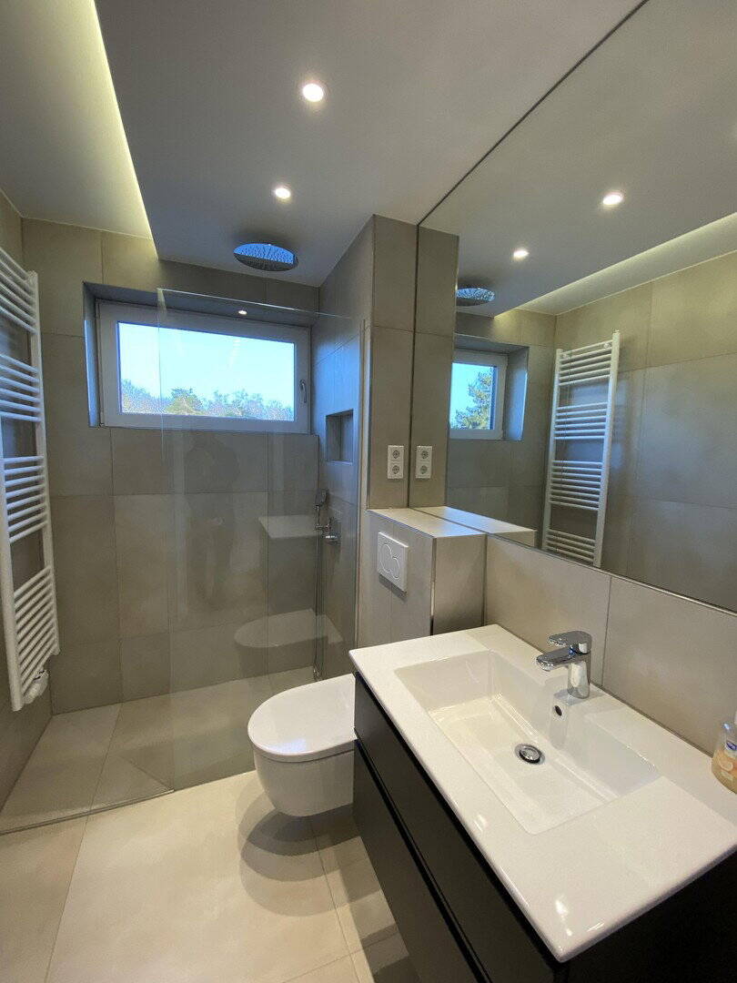 Thumbnail-Kernsanierte 3-Zimmer-Wohnung mit Balkon,2 WCs & Luxusbad-barrierefreiem Zugang