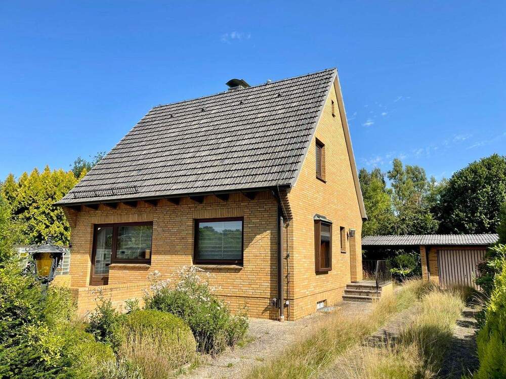 Thumbnail-Familientraum in Seevetal-Fleestedt - Solides Klinkerhaus mit Modernisierungschance