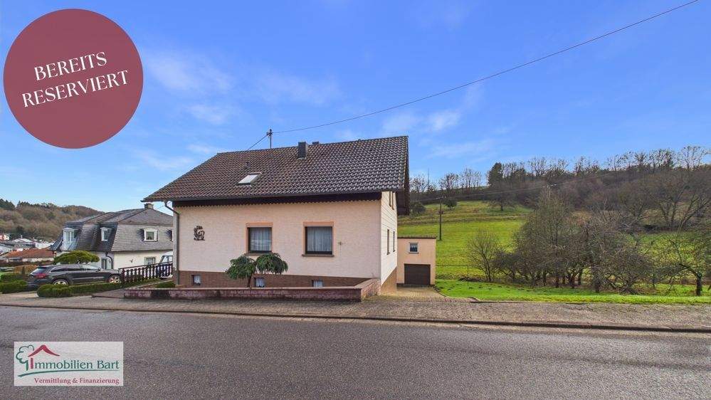 Thumbnail-BETHINGEN: GEPFLEGTES WOHNHAUS MIT 2 WOHNUNGEN 3 GARAGEN 2 CARPORTSTELLPLÄTZE