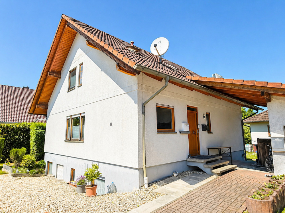 Thumbnail-Schönes Haus in guter, ruhiger Lage von Ichenheim - teils vermietet