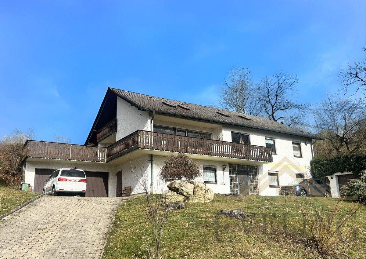 Thumbnail-Großzügiges Einfamilienhaus mit viel Potenzial und Ausbau-Reserve in Scheßlitz bei Bamberg