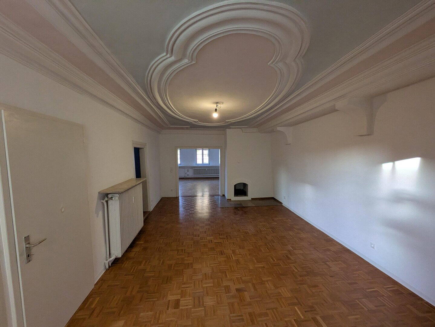 Thumbnail-Großzügige Räume stilvolle Wohnung in Fachwerkhaus am Marktplatzauch als PraxisBüro geeignet